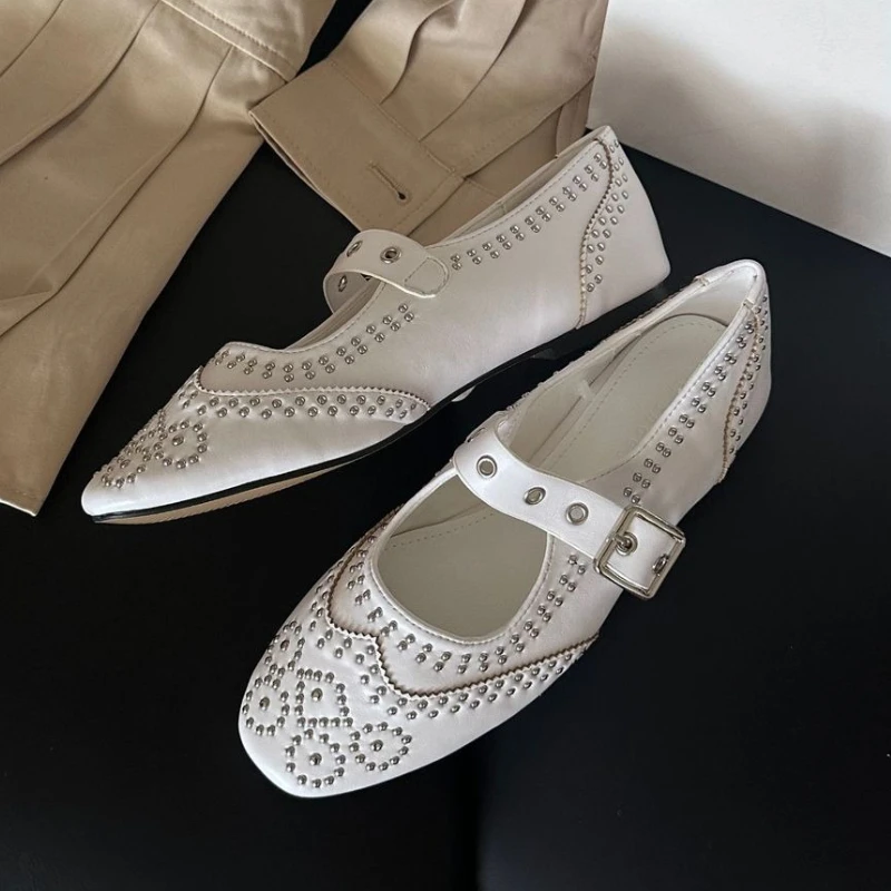 Retro Rivet Buckle Design Flat - đánh giá và giá Women'S Fashion Brands