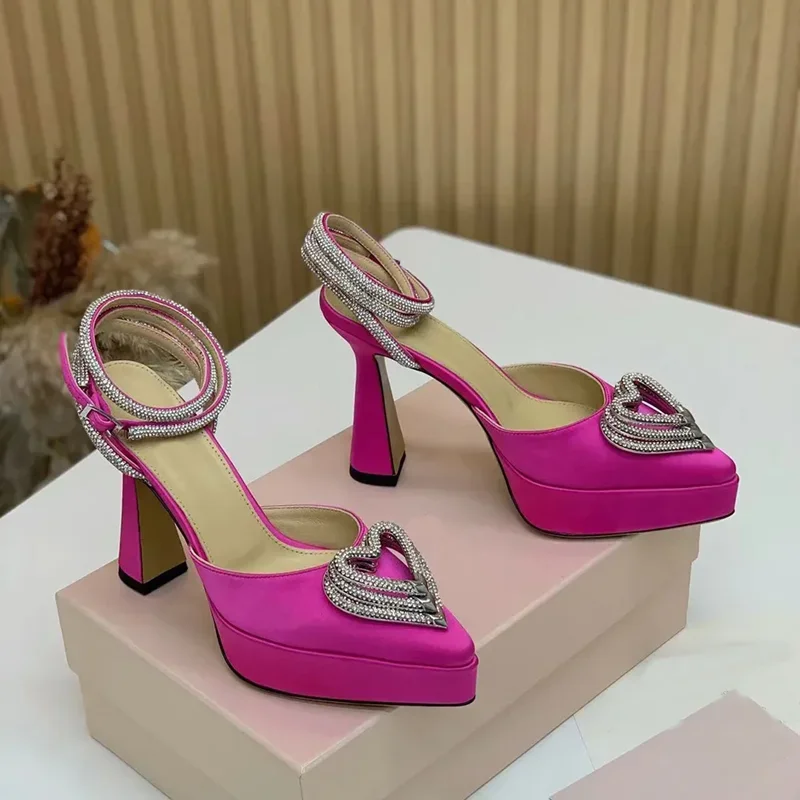 Platform Crystal Love Decorati - đánh giá và giá Women Fashion Nova